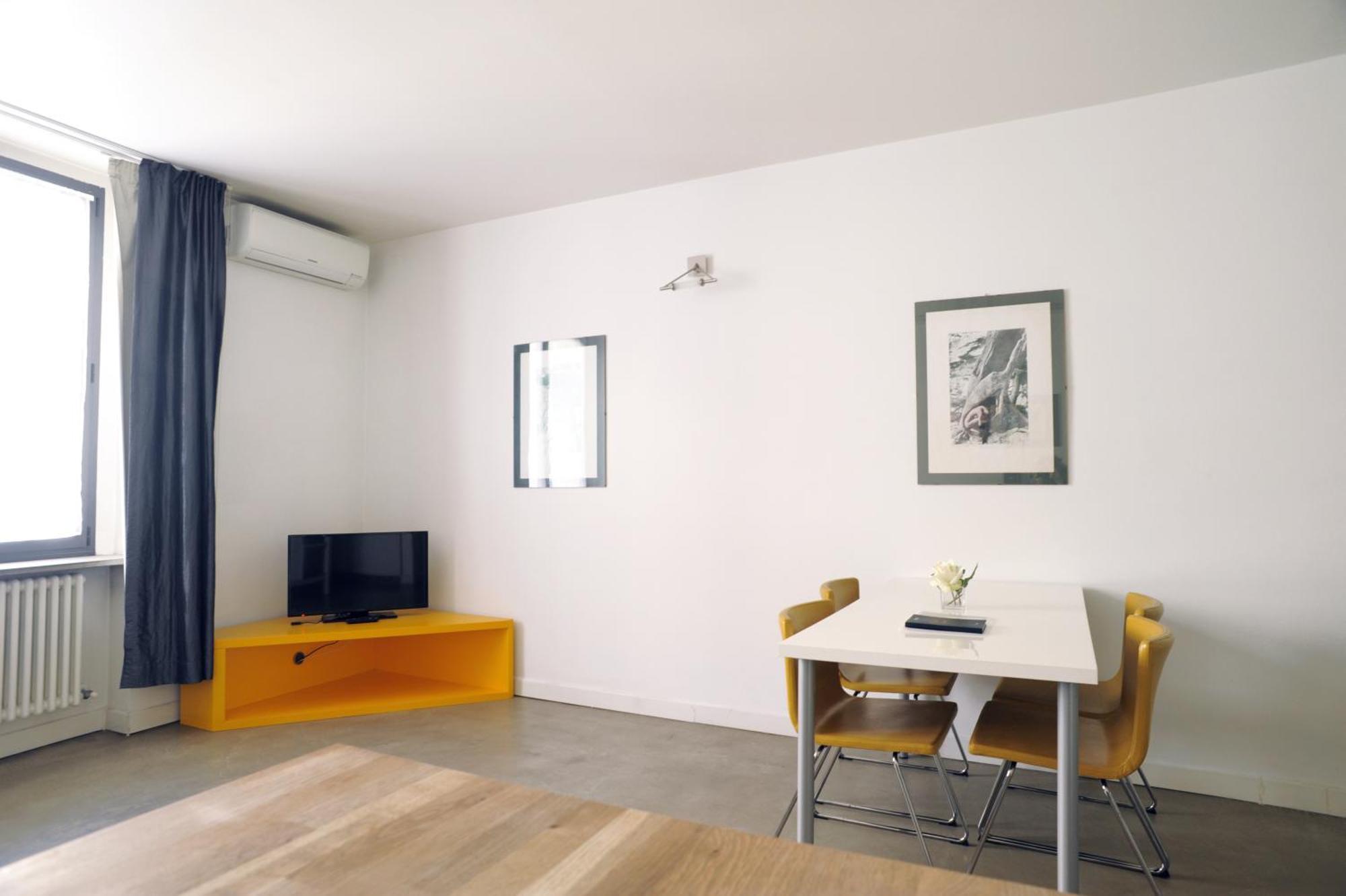 Sant Ambrogio Courtyard Room In Shared Flat Milán Exterior foto