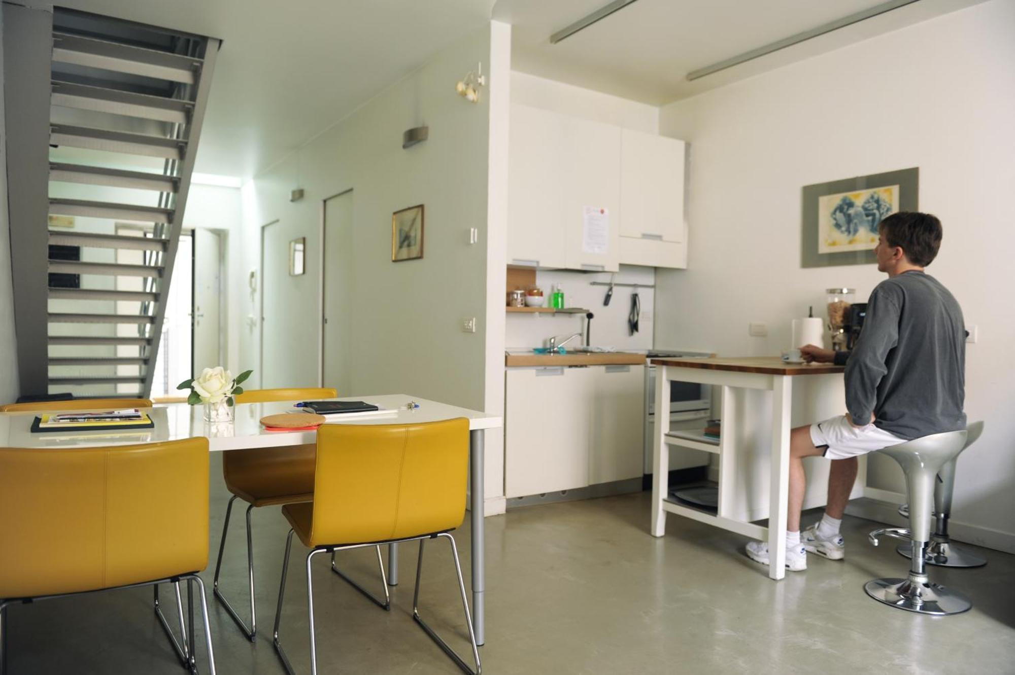 Sant Ambrogio Courtyard Room In Shared Flat Milán Exterior foto